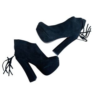 Steve Madden leather Elegant Black Platform Heels NEW